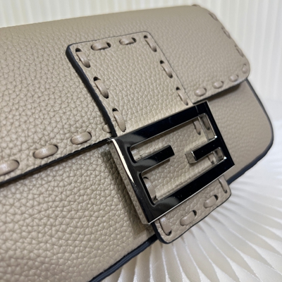 フェンディバッグ内部構造